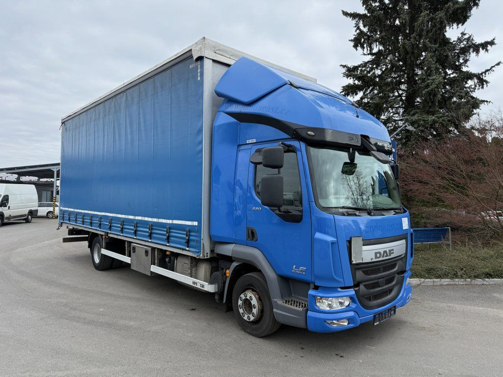 DAF LF220 EURO 6 - Camión lona: foto 2 DAF LF220 EURO 6 - Camión lona: foto 2