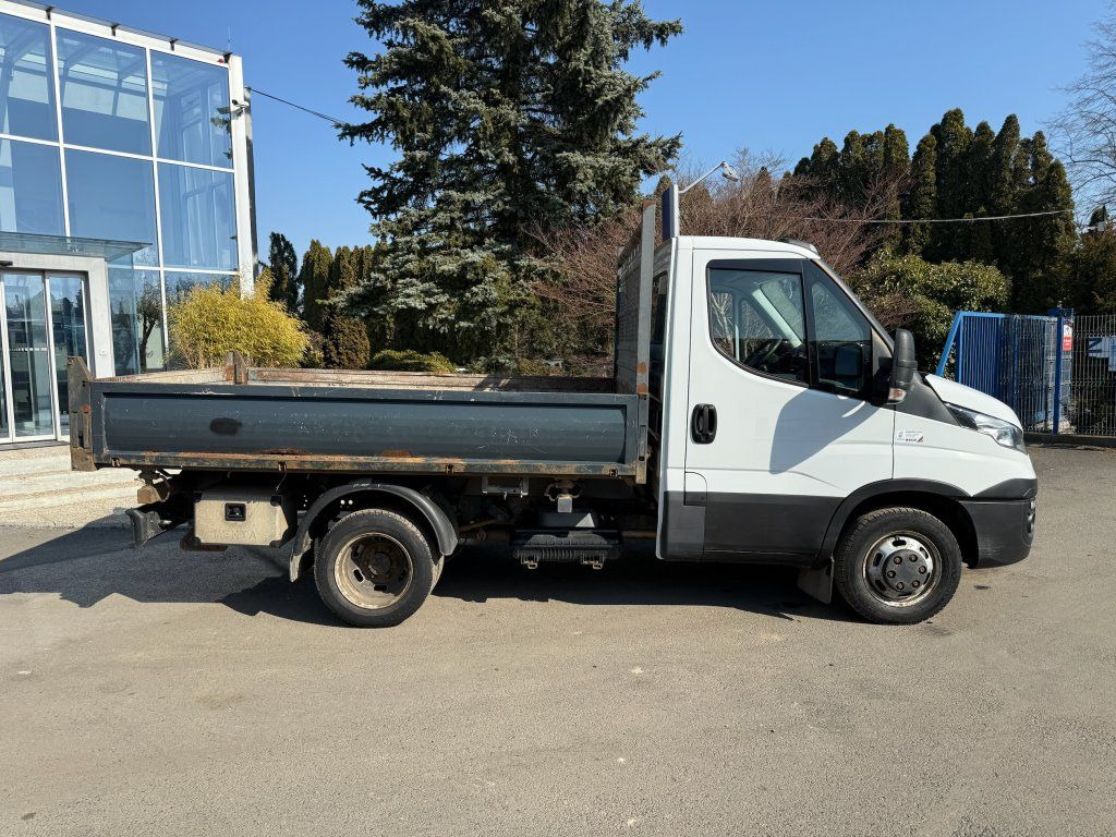 Iveco 35C17 Daily - Furgoneta basculante: foto 3 Iveco 35C17 Daily - Furgoneta basculante: foto 3