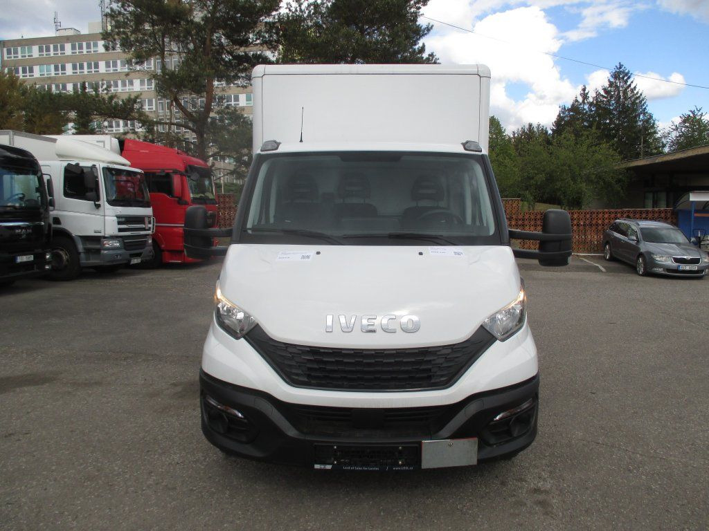 Iveco Daily 35C16 - Furgoneta caja cerrada: foto 2 Iveco Daily 35C16 - Furgoneta caja cerrada: foto 2