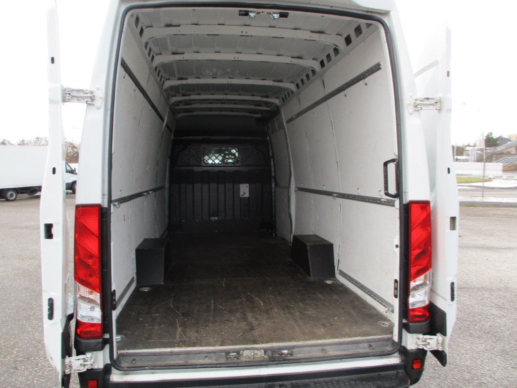 Iveco Daily 35S16 Hi Matic - Furgón: foto 5 Iveco Daily 35S16 Hi Matic - Furgón: foto 5