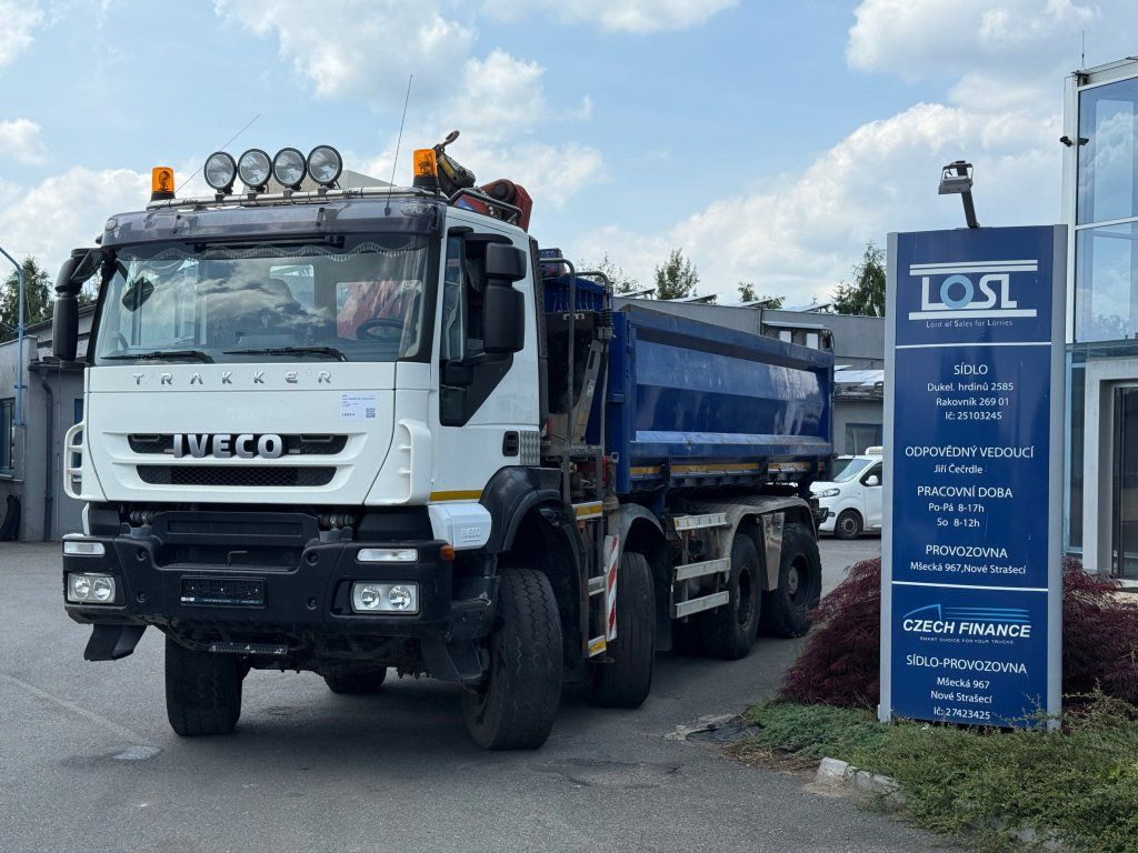 Iveco Trakker AD410 T45 8x8 + HMF 1643 Z2 - Camión volquete: foto 1 Iveco Trakker AD410 T45 8x8 + HMF 1643 Z2 - Camión volquete: foto 1