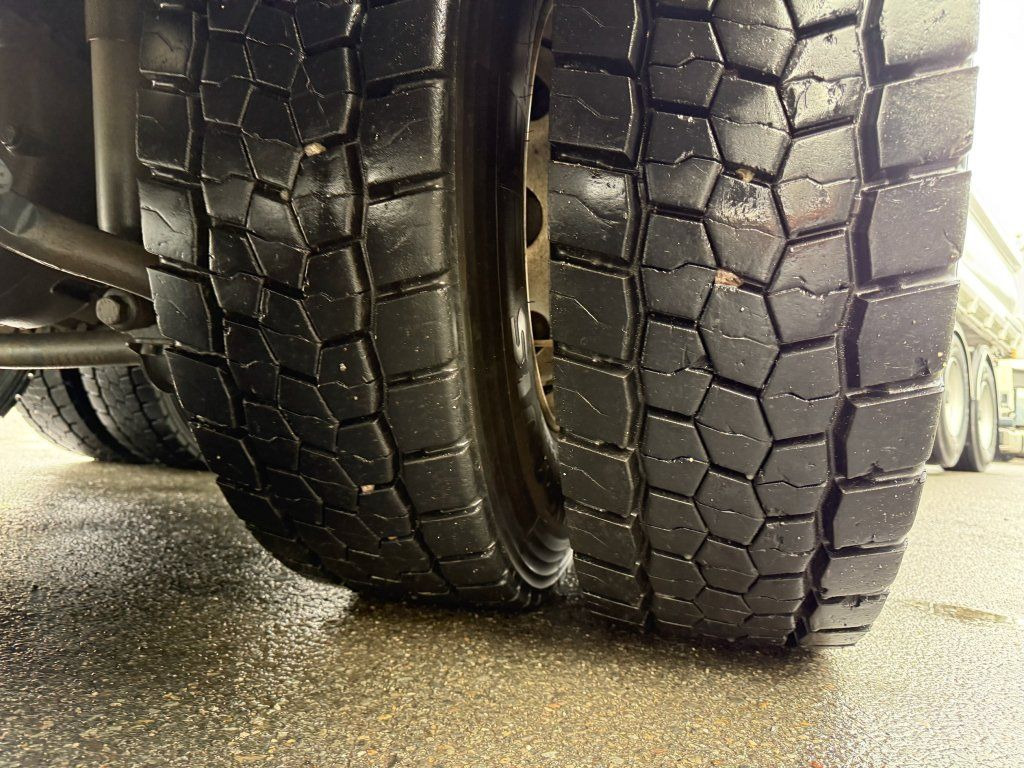 Camión volquete Iveco X-Way 480 S3 8x4 EURO 6: foto 8