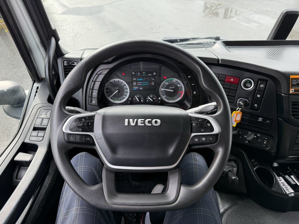 Camión volquete Iveco X-Way 480 S3 8x4 EURO 6: foto 12