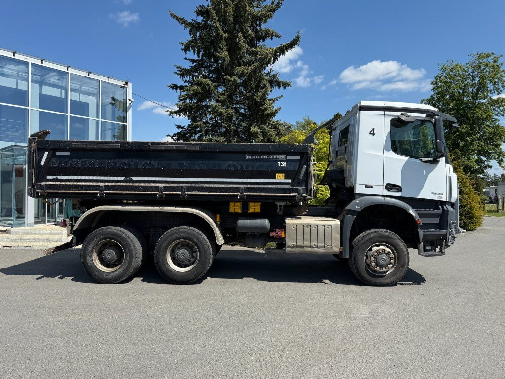 Mercedes-Benz 3343 Arocs 6x6 S3 EURO 6 - Camión volquete: foto 4 Mercedes-Benz 3343 Arocs 6x6 S3 EURO 6 - Camión volquete: foto 4