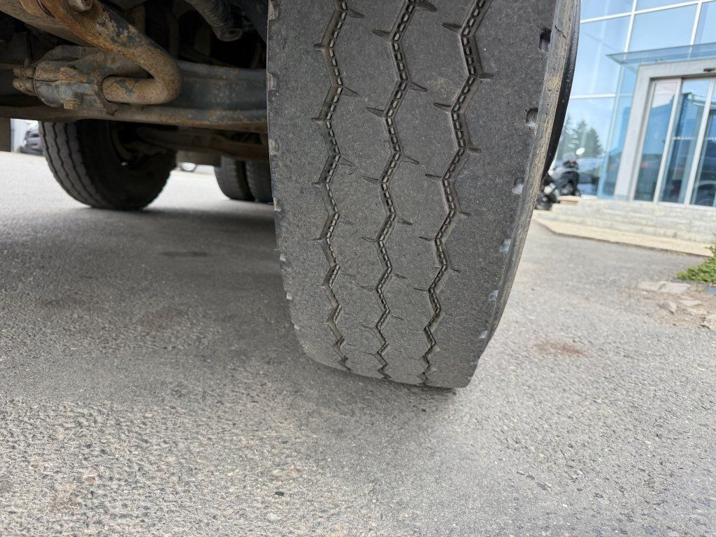 Camión volquete Renault Kerax 450 S3 8x4 EURO 4: foto 9 Camión volquete Renault Kerax 450 S3 8x4 EURO 4: foto 9