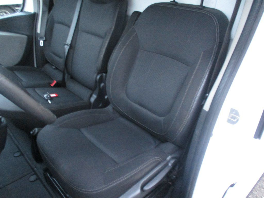 Furgoneta pequeña Renault Trafic Energy: foto 6