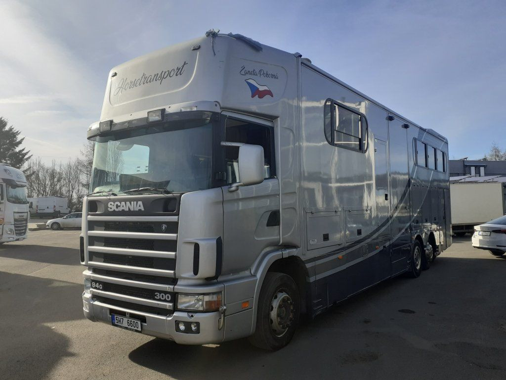 Scania 94G 300 Pferd/Horse-transport (M1 Zulassung) 6x2 - Camión para caballos: foto 2 Scania 94G 300 Pferd/Horse-transport (M1 Zulassung) 6x2 - Camión para caballos: foto 2