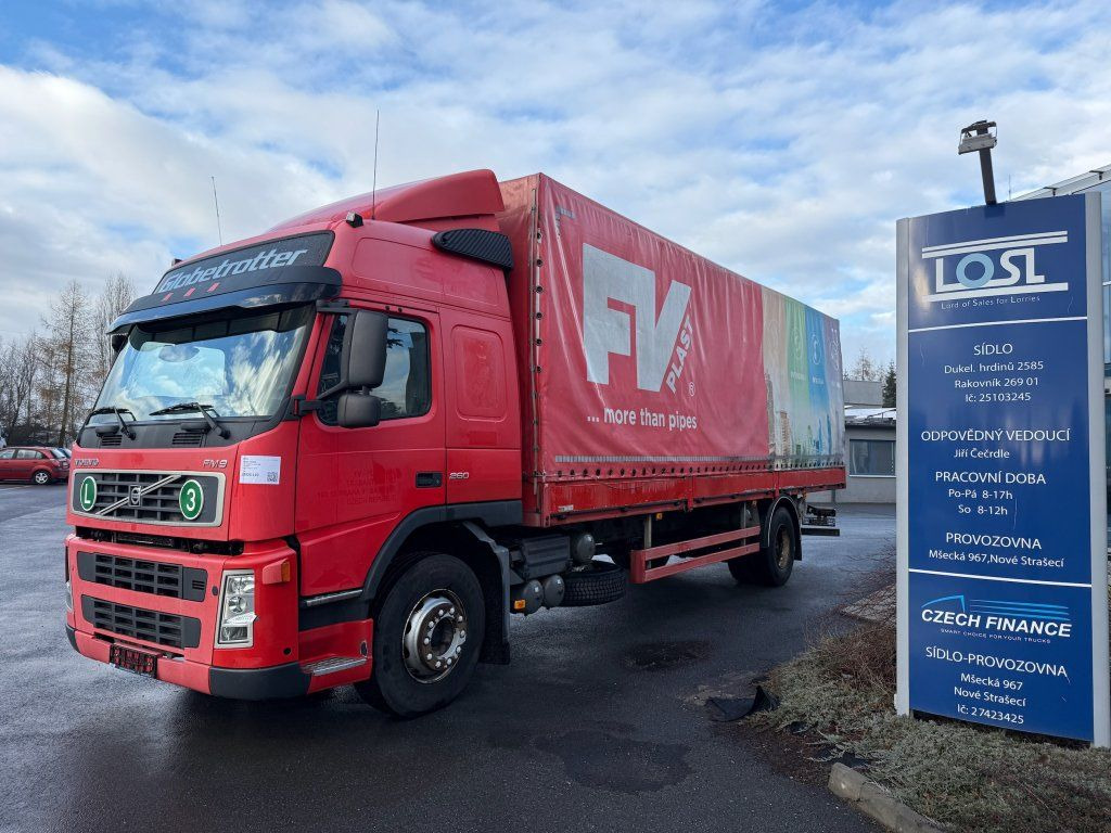 Volvo FM260 EURO 3 - Camión lona: foto 1 Volvo FM260 EURO 3 - Camión lona: foto 1