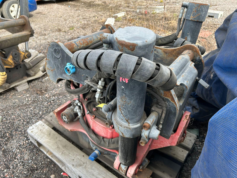 ROTOTILT R8 - Implemento para Maquinaria de construcción: foto 2 ROTOTILT R8 - Implemento para Maquinaria de construcción: foto 2