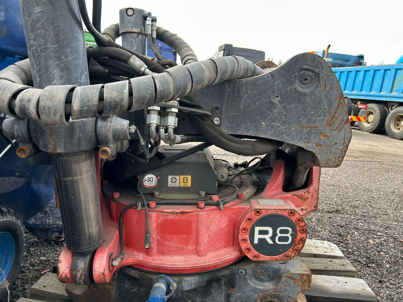 ROTOTILT R8 S70 - Implemento para Maquinaria de construcción: foto 1 ROTOTILT R8 S70 - Implemento para Maquinaria de construcción: foto 1