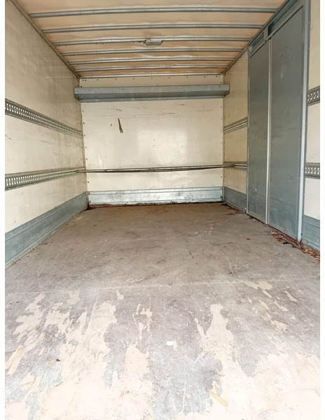 Camión caja cerrada Iveco: foto 9