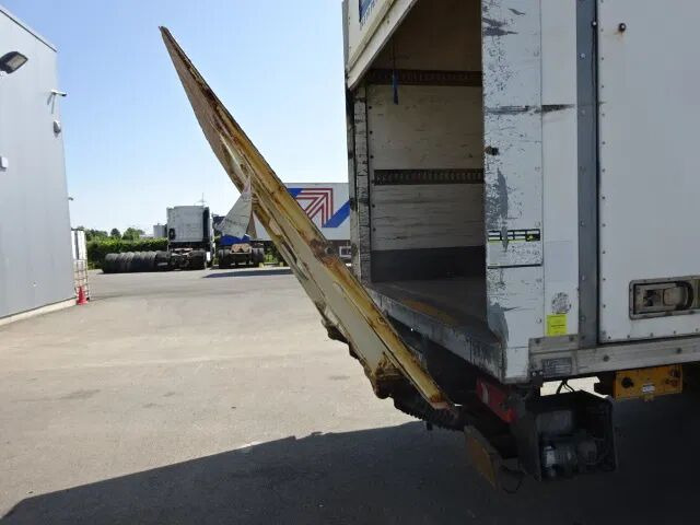 Camión caja cerrada Renault Midlum 270 dxi - manual gearbox / steel suspension lames: foto 9