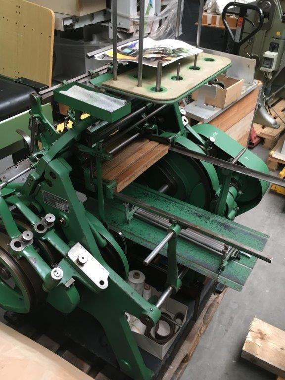 Máquina de impresión Brehmer 39 3/4-2 semi-automatic book block thread sewing machine: foto 15