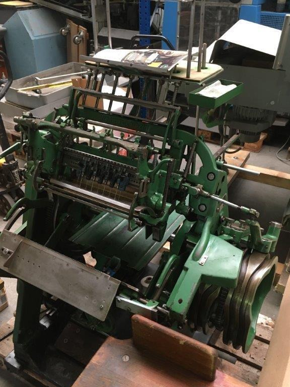 Máquina de impresión Brehmer 39 3/4-2 semi-automatic book block thread sewing machine: foto 11