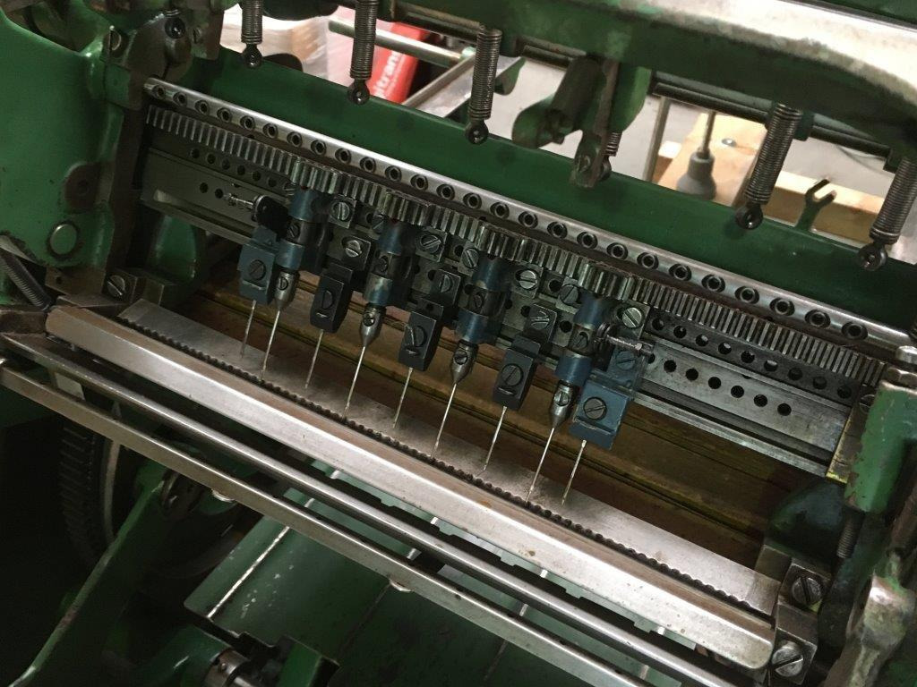 Máquina de impresión Brehmer 39 3/4-2 semi-automatic book block thread sewing machine: foto 12