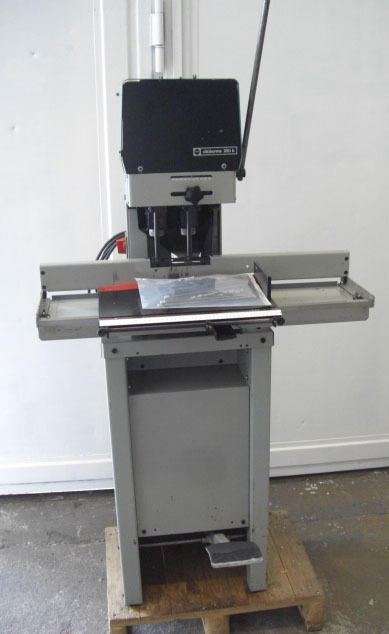 Ernst Nagel Citoborma 280 B 2-spindle paper drilling machine - Máquina de impresión: foto 1 Ernst Nagel Citoborma 280 B 2-spindle paper drilling machine - Máquina de impresión: foto 1