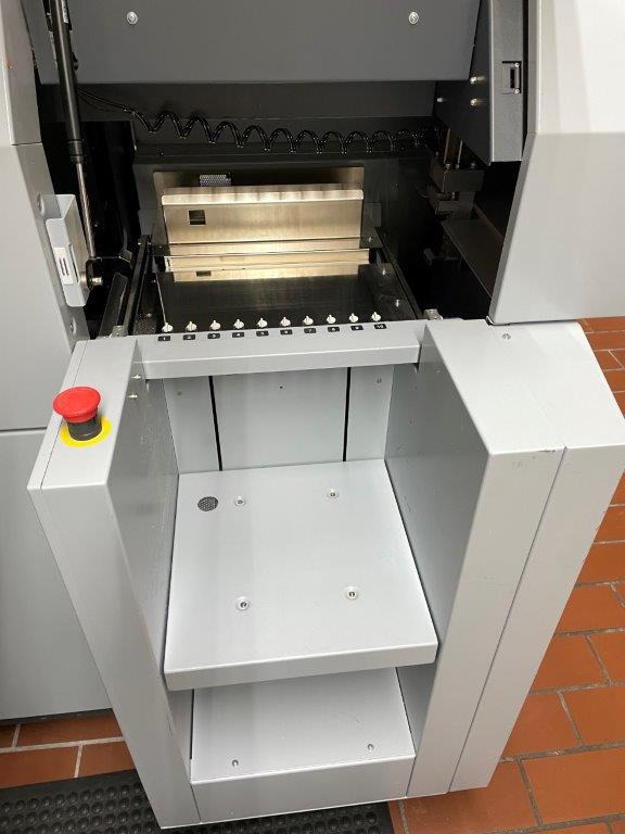 Horizon HT-30 C automatic rotary three-knife trimmer - Máquina de corte de papel: foto 4 Horizon HT-30 C automatic rotary three-knife trimmer - Máquina de corte de papel: foto 4