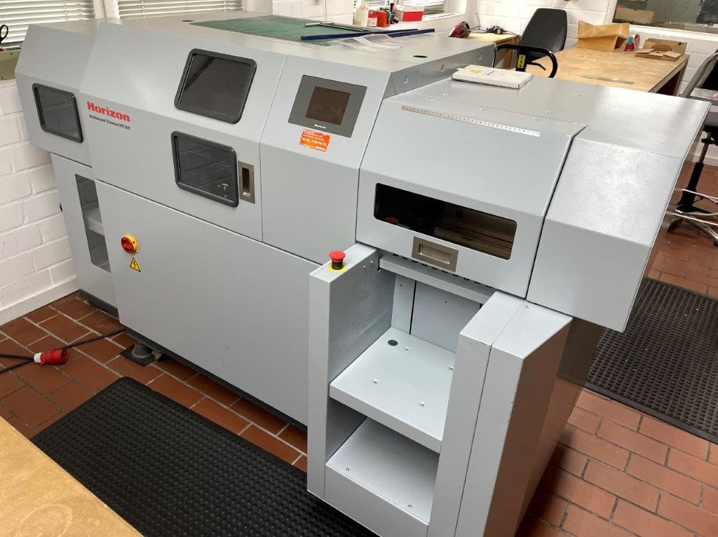 Horizon HT-30 C automatic rotary three-knife trimmer - Máquina de corte de papel: foto 1 Horizon HT-30 C automatic rotary three-knife trimmer - Máquina de corte de papel: foto 1