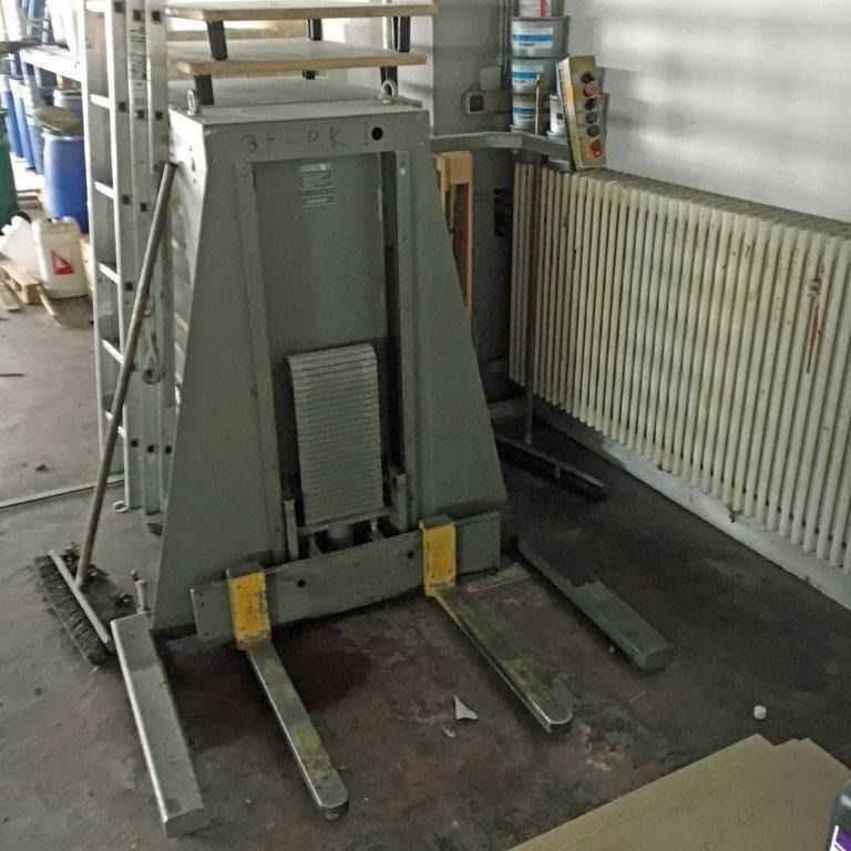 Pilelifter Polar Mohr L 600-G-3 with adjustable Forks - Máquina de impresión: foto 1 Pilelifter Polar Mohr L 600-G-3 with adjustable Forks - Máquina de impresión: foto 1