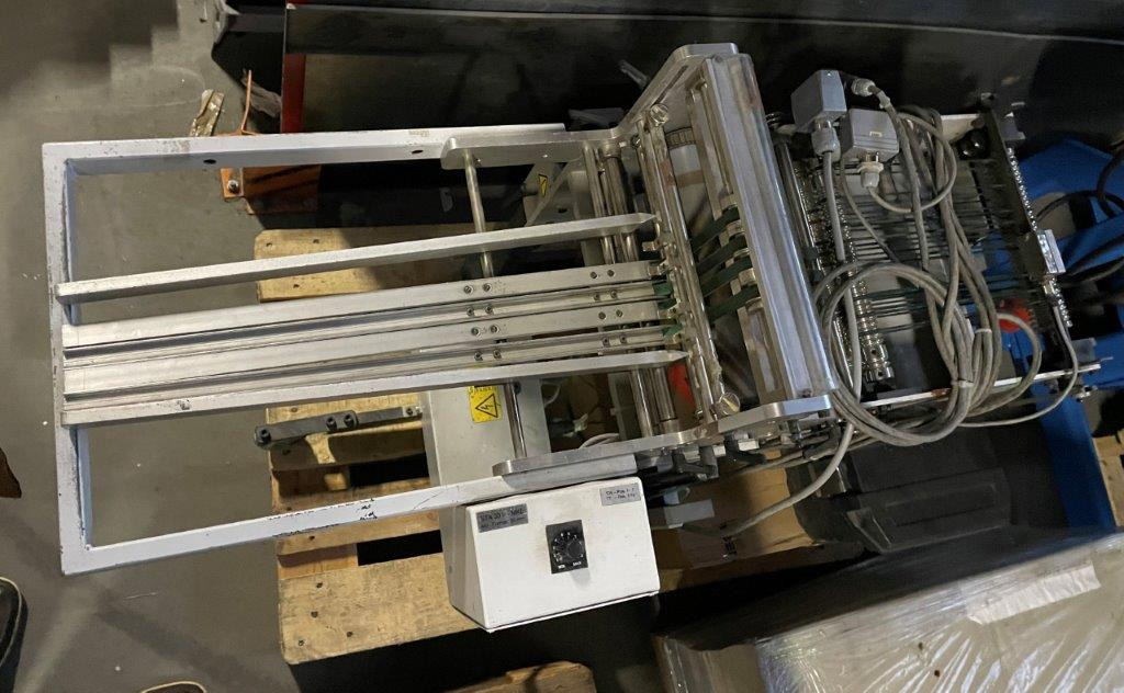 Small sized mobile stack delivery Heidelberg Stahlfolder STA 30 F - Plegadora de papel: foto 3 Small sized mobile stack delivery Heidelberg Stahlfolder STA 30 F - Plegadora de papel: foto 3
