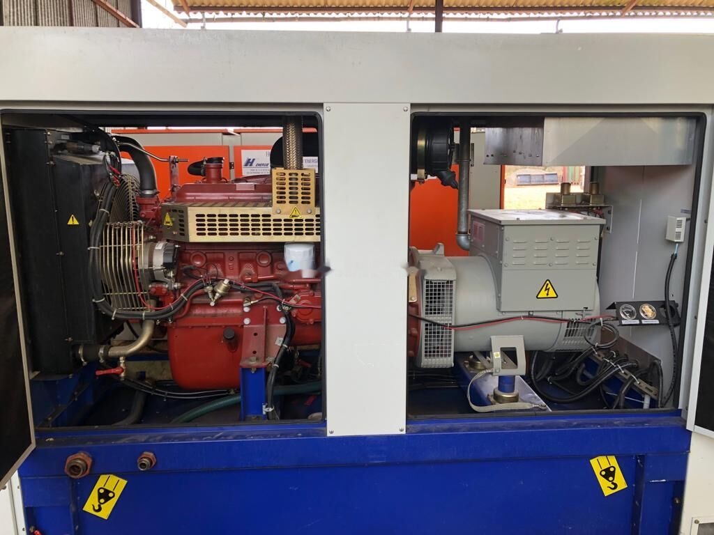 IVECO 60 kVa - Generador industriale: foto 2 IVECO 60 kVa - Generador industriale: foto 2