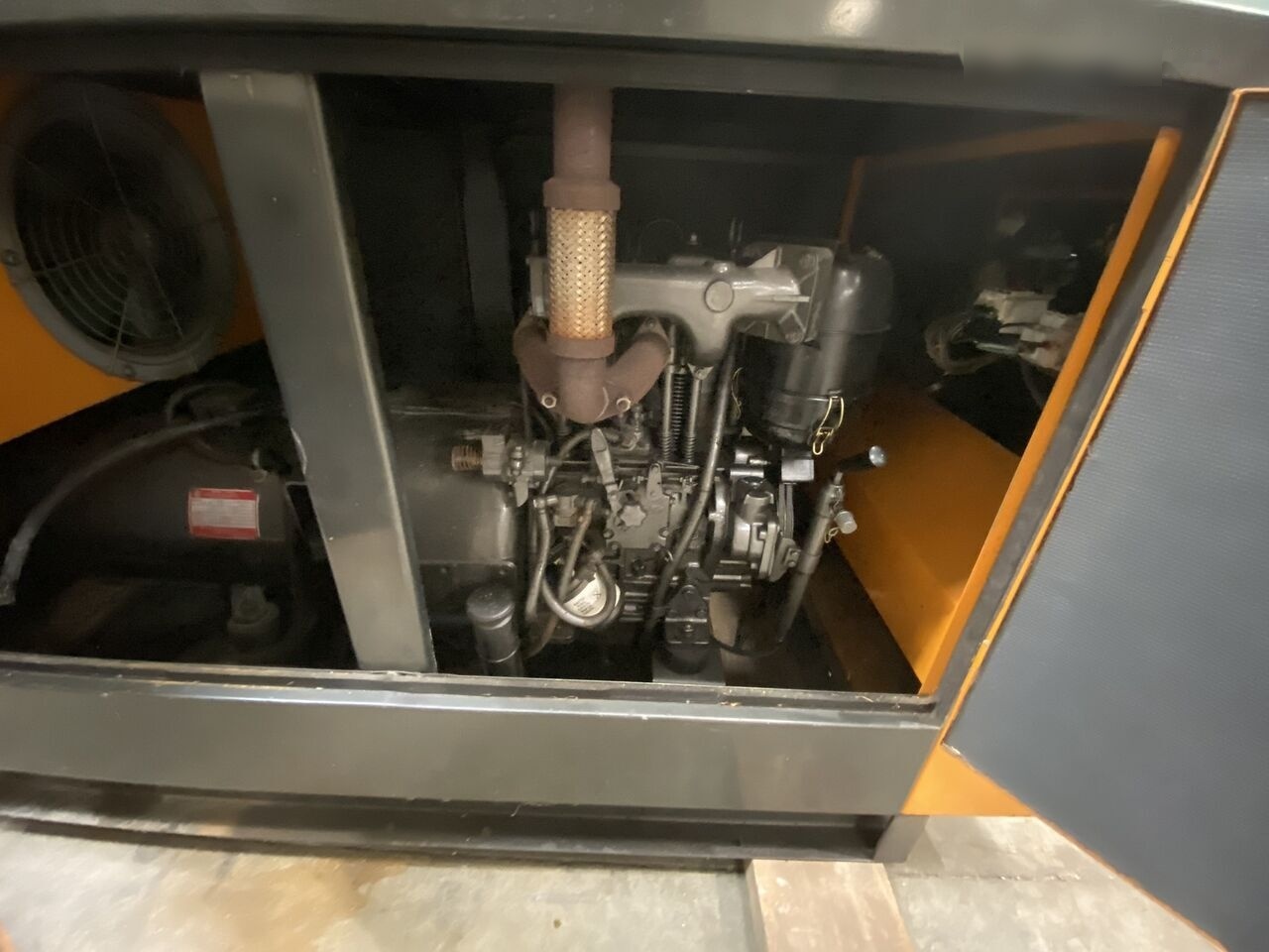 SDMO 20 kVa - Generador industriale: foto 3 SDMO 20 kVa - Generador industriale: foto 3