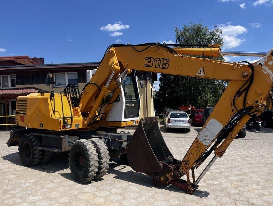 Liebherr A316 - Excavadora de ruedas: foto 2 Liebherr A316 - Excavadora de ruedas: foto 2