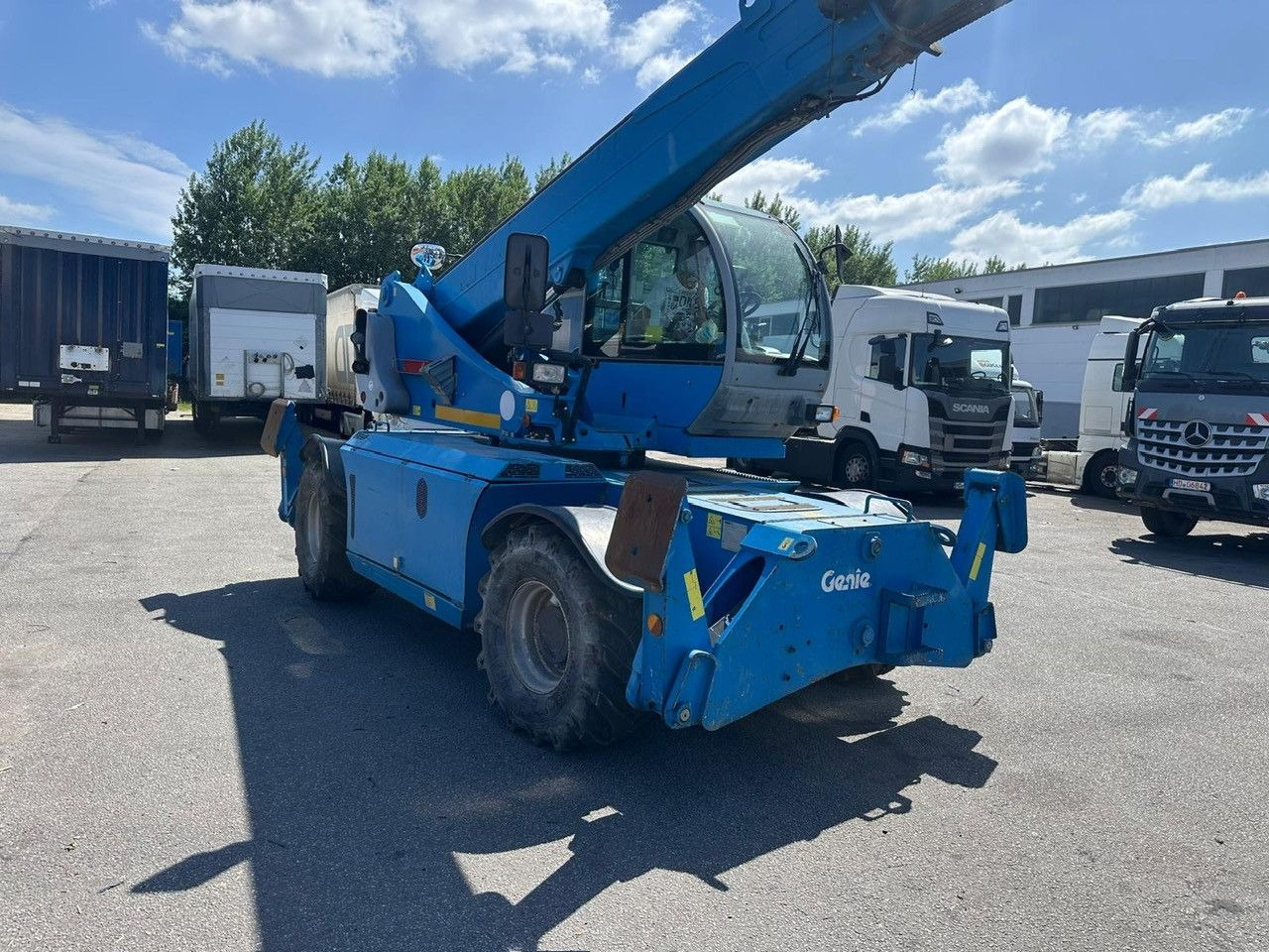 Genie Terex GTH 4018 SR/4x4/ ROTO - Camión con plataforma elevadora: foto 4 Genie Terex GTH 4018 SR/4x4/ ROTO - Camión con plataforma elevadora: foto 4