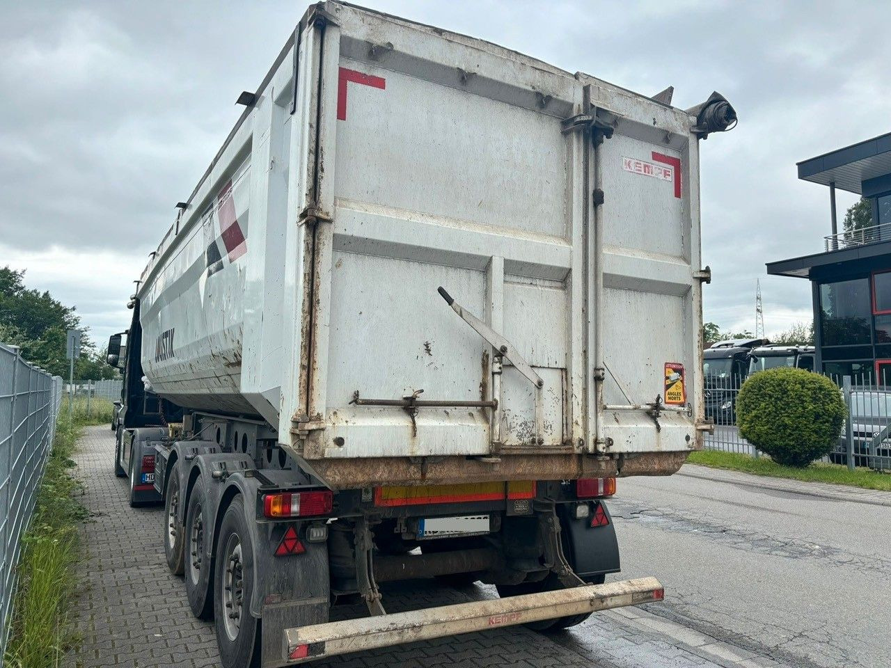 Kempf SKM 35-3 45m³/Stahl /Liftachse/Alufelgen /SAF Kempf SKM 35-3 45m³/Stahl /Liftachse/Alufelgen /SAF - Semirremolque volquete: foto 4 Kempf SKM 35-3 45m³/Stahl /Liftachse/Alufelgen /SAF Kempf SKM 35-3 45m³/Stahl /Liftachse/Alufelgen /SAF - Semirremolque volquete: foto 4
