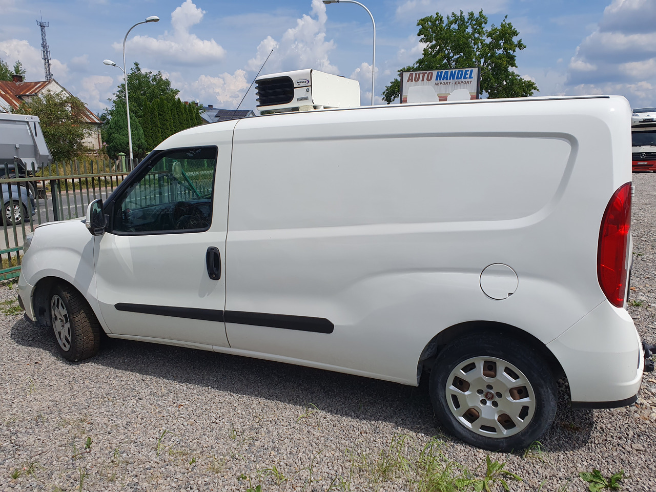 FIAT DOBLO 1.6 LONG CHLODNIA carrier +230v KLIMA EURO6 - Furgoneta frigorifica: foto 4 FIAT DOBLO 1.6 LONG CHLODNIA carrier +230v KLIMA EURO6 - Furgoneta frigorifica: foto 4