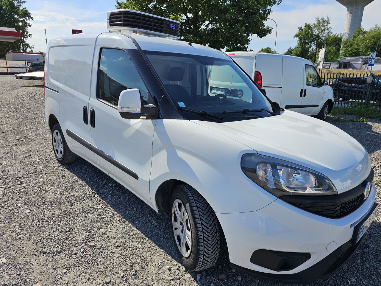 FIAT DOBLO CHLODNIA MROZNIA CARRIER KLIMA EURO6 - Furgoneta frigorifica: foto 4 FIAT DOBLO CHLODNIA MROZNIA CARRIER KLIMA EURO6 - Furgoneta frigorifica: foto 4