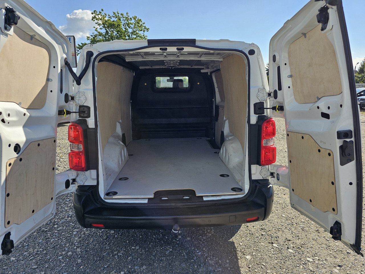 OPEL VIVARO LONG L2H1 FURGON KLIMA NAVI EURO6 - Furgoneta pequeña: foto 2 OPEL VIVARO LONG L2H1 FURGON KLIMA NAVI EURO6 - Furgoneta pequeña: foto 2