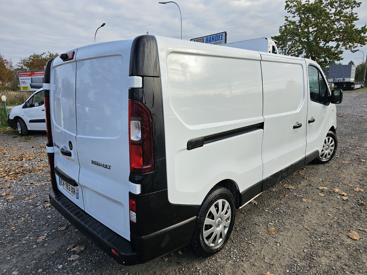 RENAULT TRAFIC MAXI LONG CHLODNIA MROZNIA CARRIER+230V KLIMA NAVI KAMERA EURO6 - Furgoneta frigorifica: foto 5 RENAULT TRAFIC MAXI LONG CHLODNIA MROZNIA CARRIER+230V KLIMA NAVI KAMERA EURO6 - Furgoneta frigorifica: foto 5