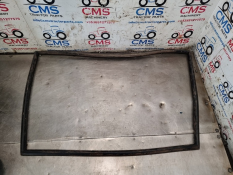 Case 1394, Case 94, 90 Series, Cab Back Windows Seal K303592 - Ventana y piezas: foto 1 Case 1394, Case 94, 90 Series, Cab Back Windows Seal K303592 - Ventana y piezas: foto 1