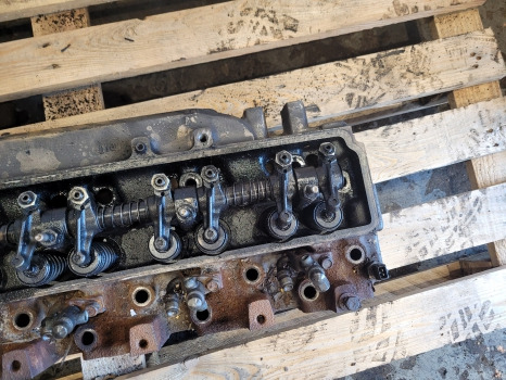 Claas Ares 656 John Deere 6810 Engine Cylinder Head R121608, 6005021490, Re57489 - Cabezal de bloque: foto 5 Claas Ares 656 John Deere 6810 Engine Cylinder Head R121608, 6005021490, Re57489 - Cabezal de bloque: foto 5