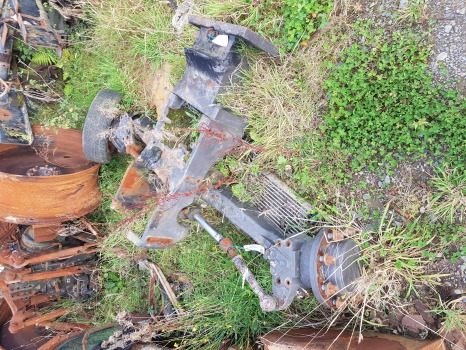 Claas Arion 420, Carraro 20-19 Front Axle Complete 340507, 125812, 068550 - Eje y piezas: foto 1 Claas Arion 420, Carraro 20-19 Front Axle Complete 340507, 125812, 068550 - Eje y piezas: foto 1