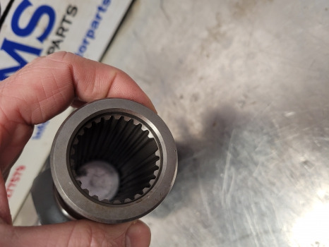 Claas, Case, Mccormick, Landini Carraro Front Axle Drive Shaft 406858a1, 1-33-742-032 - Eje delantero: foto 4 Claas, Case, Mccormick, Landini Carraro Front Axle Drive Shaft 406858a1, 1-33-742-032 - Eje delantero: foto 4