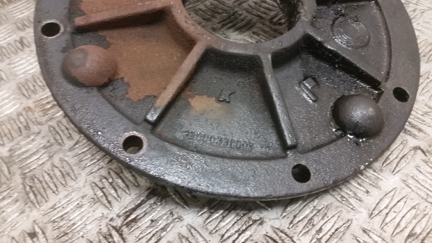 Deutz Agrotron 6.15 Rear Axle Brake Plate Housing 04417461, 33000330003 - Piezas de freno para Tractor: foto 2 Deutz Agrotron 6.15 Rear Axle Brake Plate Housing 04417461, 33000330003 - Piezas de freno para Tractor: foto 2