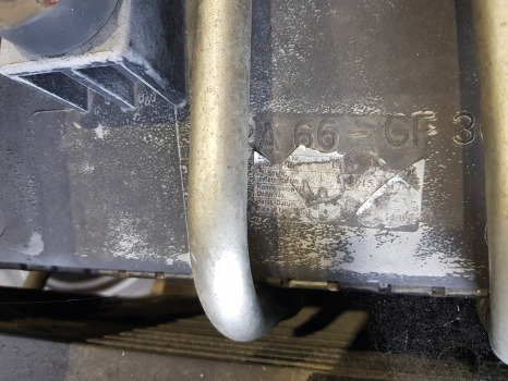 Deutz Agrotron M620, M610, Ttv Engine Water Cooling Radiator 0.015.4317.4/20 - Radiador: foto 4 Deutz Agrotron M620, M610, Ttv Engine Water Cooling Radiator 0.015.4317.4/20 - Radiador: foto 4