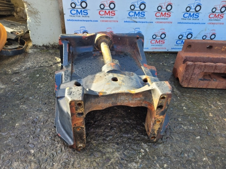 Deutz Agrotron Series 135, 150, 150.7 Front Axle Support Frame Bolster 04416542, 04422720 - Suspensión: foto 1 Deutz Agrotron Series 135, 150, 150.7 Front Axle Support Frame Bolster 04416542, 04422720 - Suspensión: foto 1