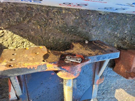 Deutz Agrotron Series 135, 150, 150.7 Front Axle Support Frame Bolster 04416542, 04422720 - Suspensión: foto 5 Deutz Agrotron Series 135, 150, 150.7 Front Axle Support Frame Bolster 04416542, 04422720 - Suspensión: foto 5