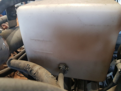 Deutz Fahr Agrotron M620, M600, Ttv610, Radiator Expansion Tank 0.015.4531.4/10 - Radiador: foto 4 Deutz Fahr Agrotron M620, M600, Ttv610, Radiator Expansion Tank 0.015.4531.4/10 - Radiador: foto 4