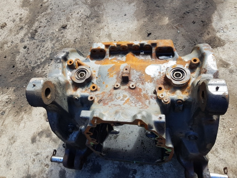 Fendt 724 S4, 700 Series, Rear Axle Housing, Central Housing 103004200000 - Eje posterior: foto 2 Fendt 724 S4, 700 Series, Rear Axle Housing, Central Housing 103004200000 - Eje posterior: foto 2