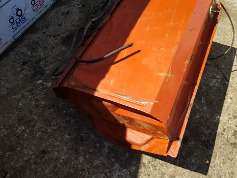 Fiat 115-90, 130-90, 150-90, 160-90, 180-90 Super Comfort Cab Fuel Tank 5151991 - Depósito de combustible: foto 5 Fiat 115-90, 130-90, 150-90, 160-90, 180-90 Super Comfort Cab Fuel Tank 5151991 - Depósito de combustible: foto 5