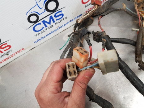 Fiat 160-90, 140-90, 115-90, 180-90, 160-90 Dash Wiring Loom Complete 5131408 - Cables/ Alambres: foto 4 Fiat 160-90, 140-90, 115-90, 180-90, 160-90 Dash Wiring Loom Complete 5131408 - Cables/ Alambres: foto 4