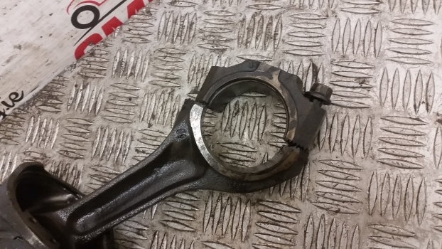 Fiat, Ford  F, 90, 93, 94, L, 35, Tl F140 Piston And Con Rod 1930914, 98461753 - Pistones/ Anillos/ Bujes para Tractor: foto 3 Fiat, Ford  F, 90, 93, 94, L, 35, Tl F140 Piston And Con Rod 1930914, 98461753 - Pistones/ Anillos/ Bujes para Tractor: foto 3