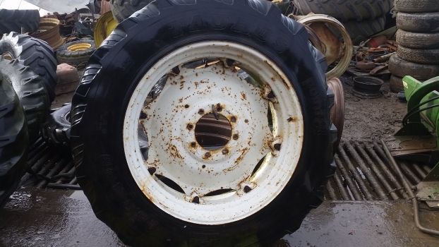 Fiat New Holland 90, 60, M, F Ser. 90-90 Rear Wheel Rim 15 X 38 5132488, 5185089 - Llanta para Tractor: foto 1 Fiat New Holland 90, 60, M, F Ser. 90-90 Rear Wheel Rim 15 X 38 5132488, 5185089 - Llanta para Tractor: foto 1