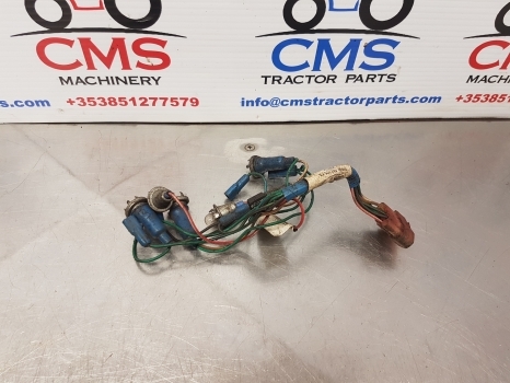 Ford 10, 6610, 5610, 4610 Series Ap Cab Wirring Loom D9nn14a104aa - Cables/ Alambres para Tractor: foto 1 Ford 10, 6610, 5610, 4610 Series Ap Cab Wirring Loom D9nn14a104aa - Cables/ Alambres para Tractor: foto 1
