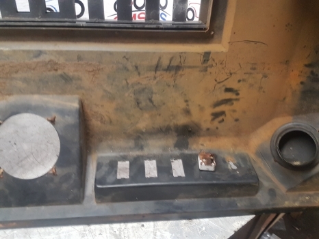 Ford 10 Series 5610, 6410, 6610, 6710 Lp Cab Interior Roof Panel E5nn94502b84aa - Cabina e interior para Tractor: foto 5 Ford 10 Series 5610, 6410, 6610, 6710 Lp Cab Interior Roof Panel E5nn94502b84aa - Cabina e interior para Tractor: foto 5