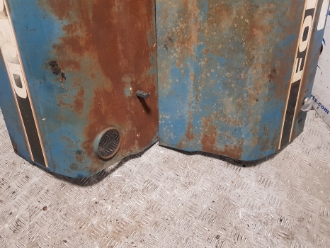 Ford 10 Series 5610, 6610, 7410, 7610, 6810 Sq Cab Bonnet Hood Panel 2 Holes - Capota para Tractor: foto 2 Ford 10 Series 5610, 6610, 7410, 7610, 6810 Sq Cab Bonnet Hood Panel 2 Holes - Capota para Tractor: foto 2
